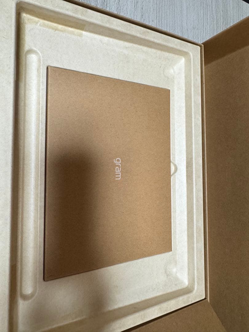 LG gram 14 超軽量1.1kg 16GB Ultra 5 225H