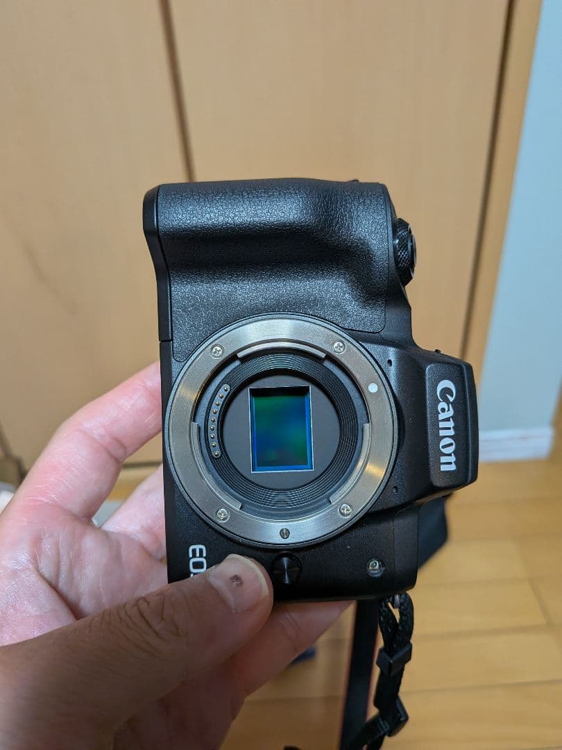 Canon EOS Kiss M EF-M18-150 レンズキット ブラック