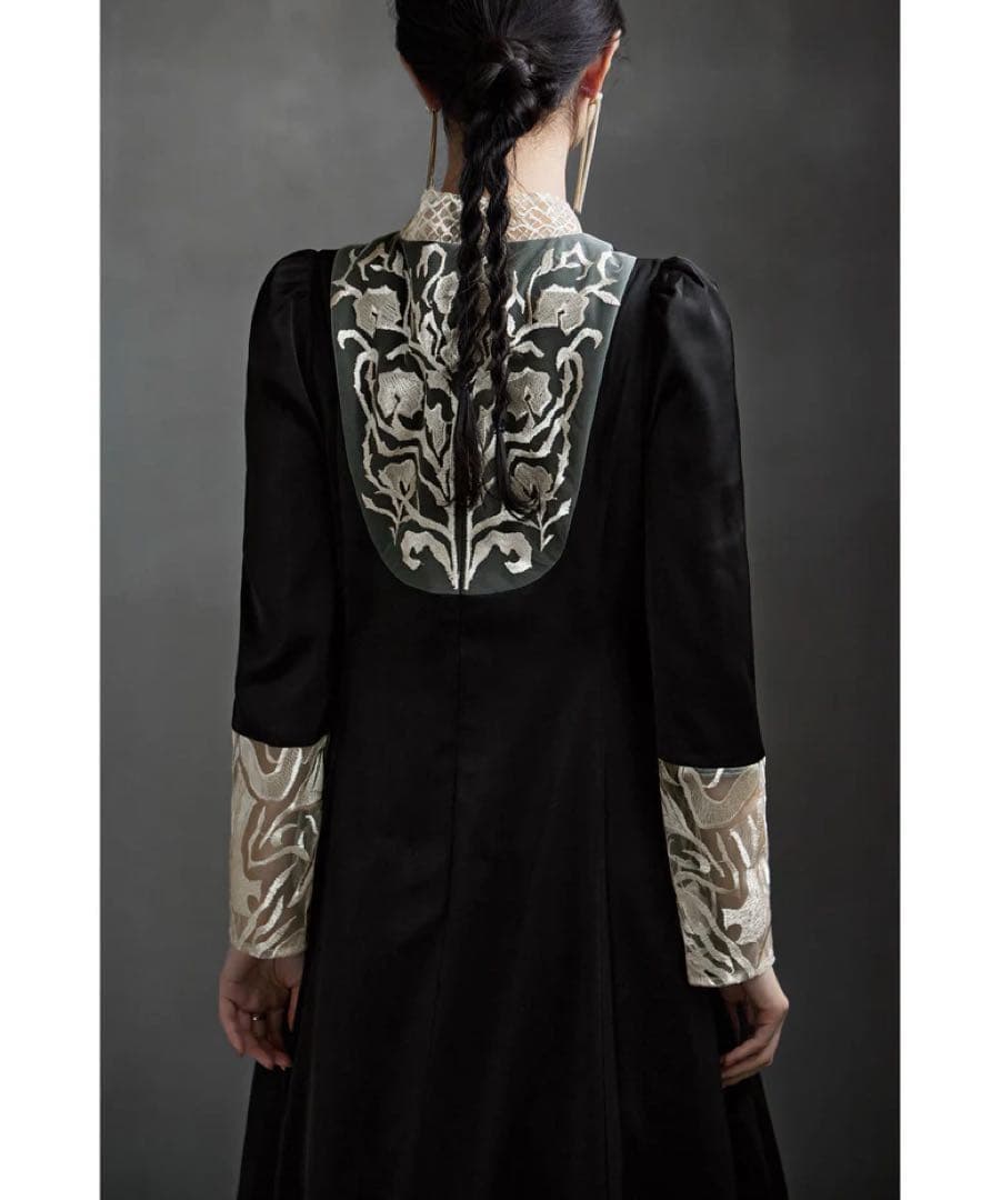 美品✨etoll バック刺繍フレアドレス　パーティー　オケージョン　結婚式　M