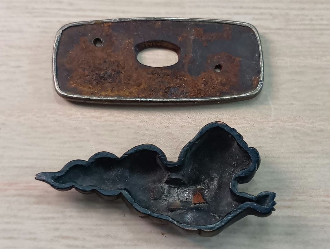 煙草入れ／獅子前金具