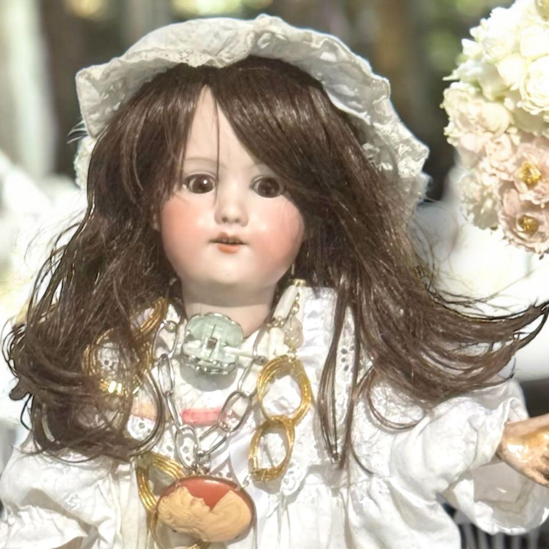 アンティーク ビスクドールアーモンド マルセル ホワイトドレス ボネ カメオ