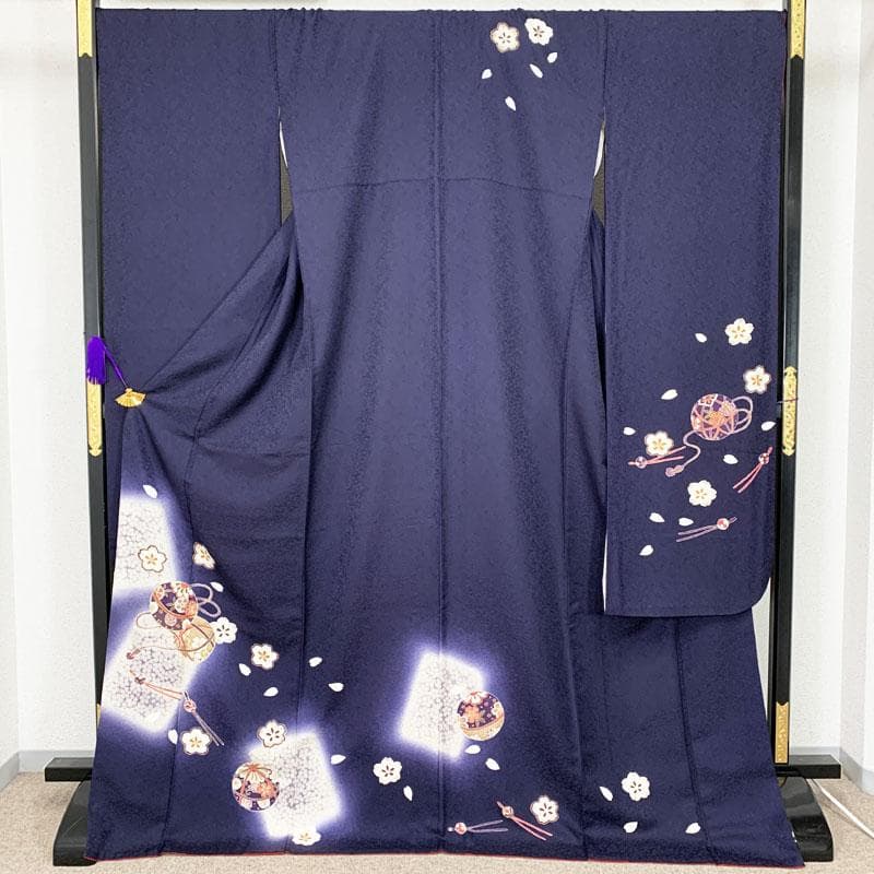 507z34☆振袖 高身長な方に 古典柄 金駒刺繍 毬 紺☆美品 成人式 結婚式