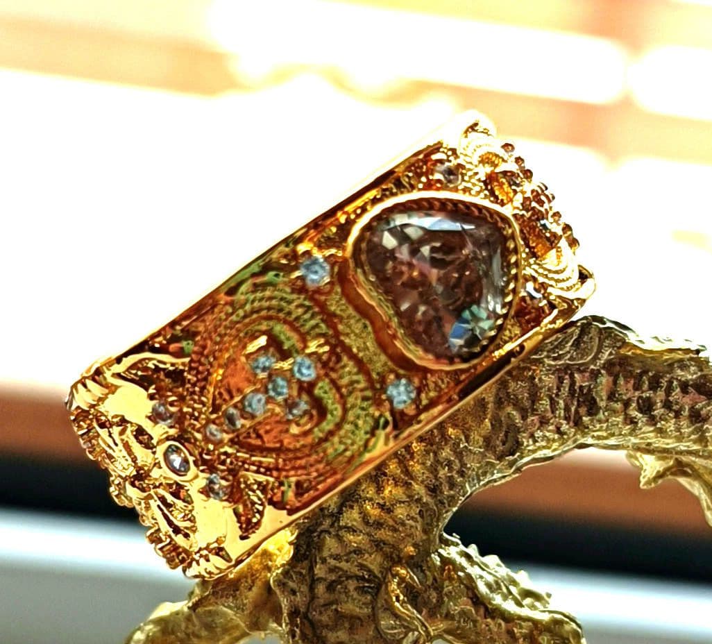 みんみん　開運絵画　♡愛の女王リング♡若々しい魅力的