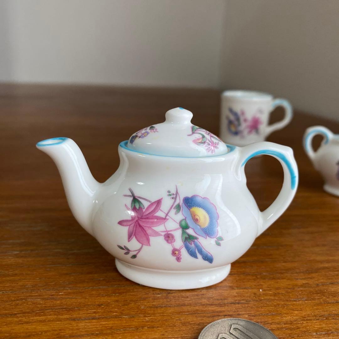 コールポート カーネーション　フラワー　ミニチュア　ティーセット