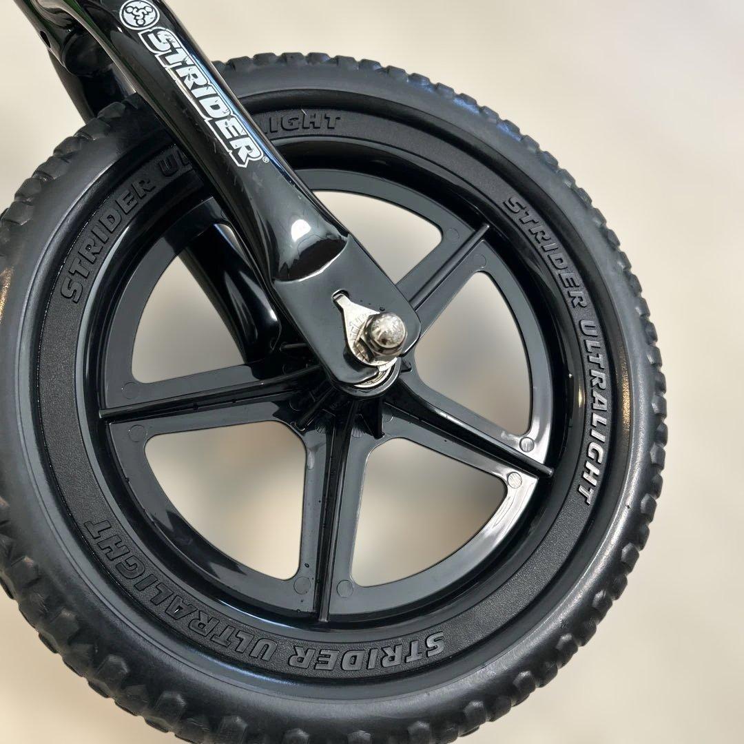 美品　STRIDER バランスバイク 緑色　ストライダー