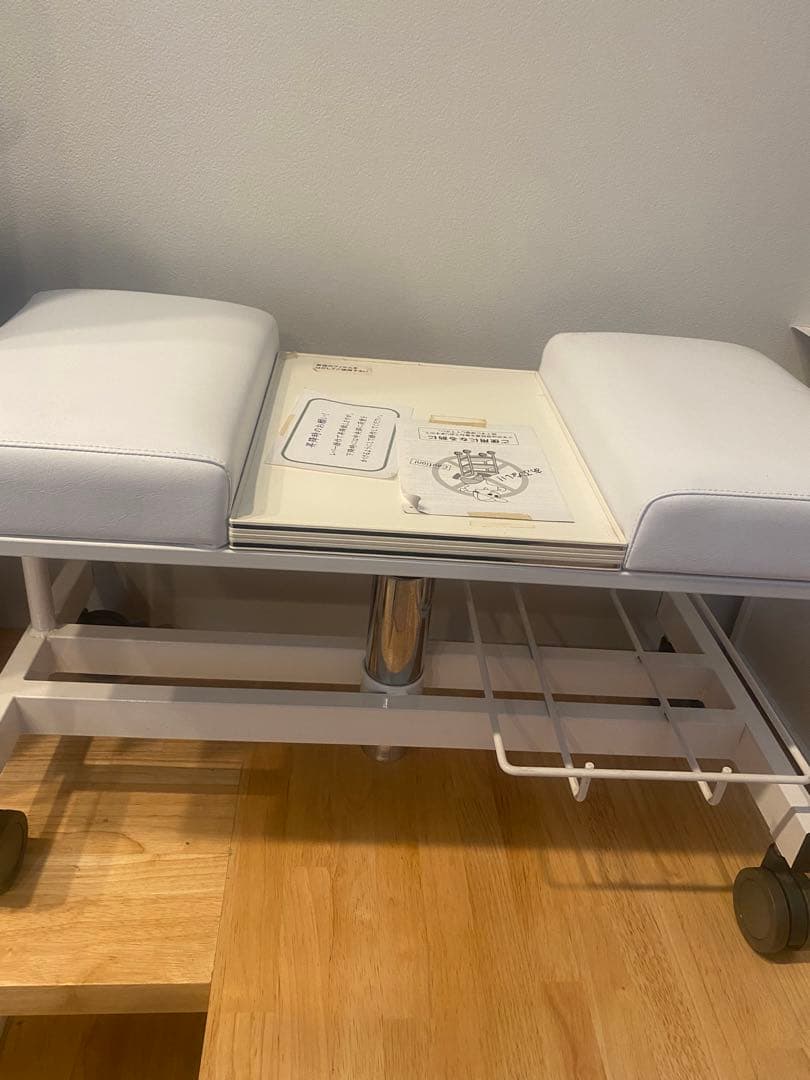 フットネイル/フットチェア/オットマン/昇降/フットケア作業台/リフレマッサージ