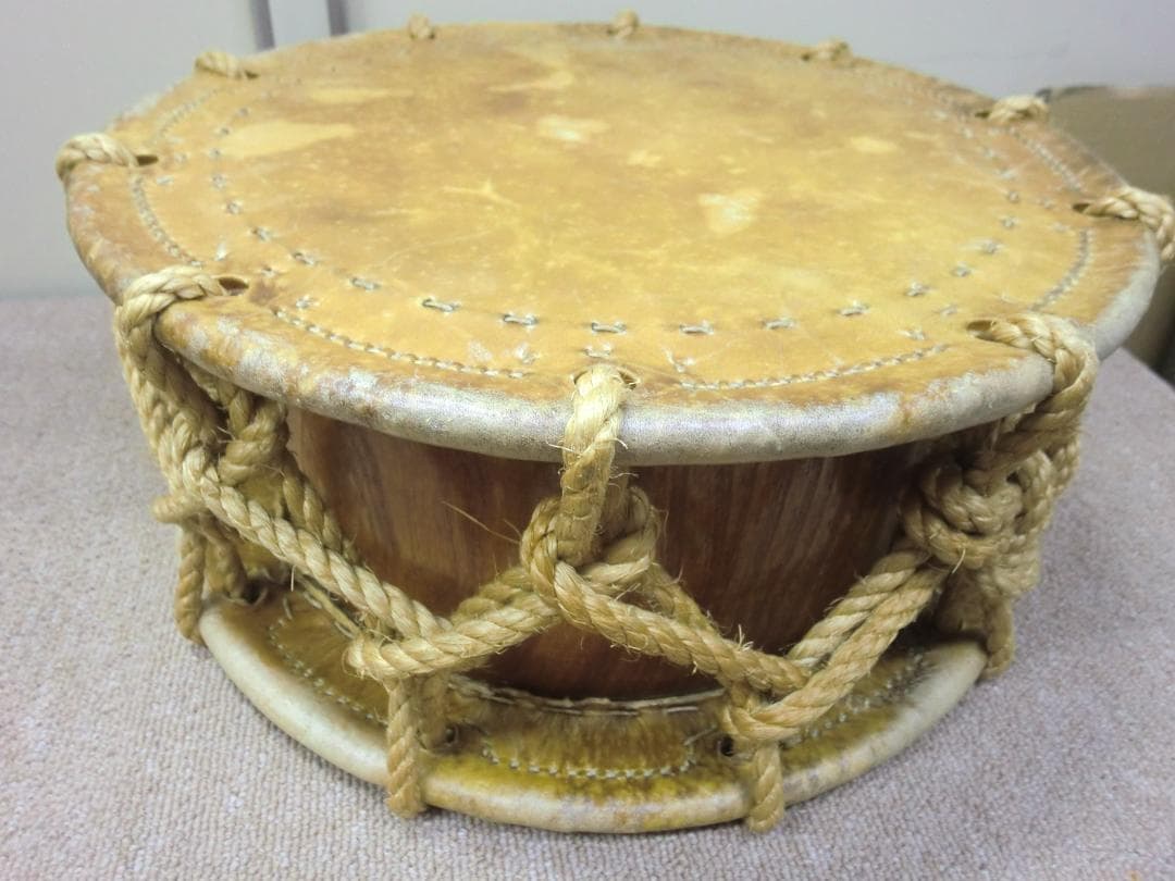 【中古品】締太鼓 面35cm 胴長15cm　台・バチ・バチ用収納袋付き