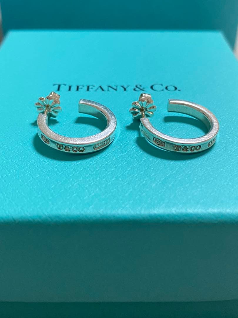 Tiffany & Co. （両耳用）シルバー フープピアス1837スモール