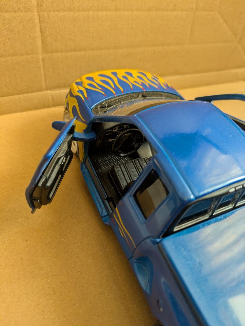 フォード F-150　フレアサイド・スーパーキャブ・ピックアップ　1/24