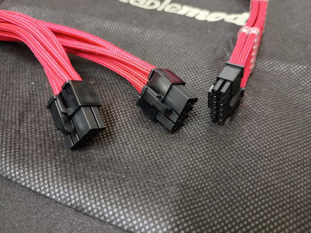 ROG RTX4070 OC 12GB 美品 箱付＋CableMod赤