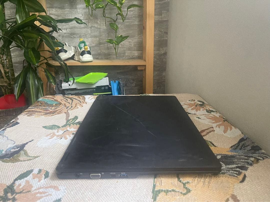 富士通　PCパソコンノ-ト　Corei5-7300U SSD Windows11