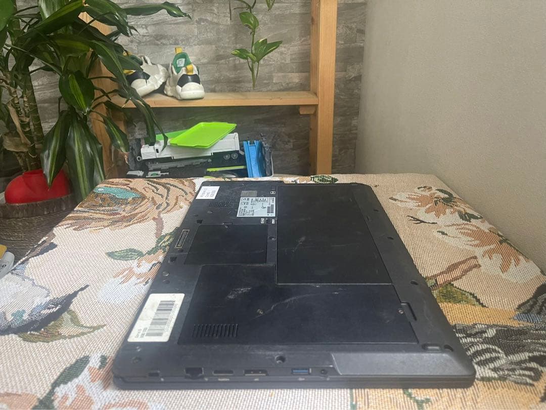 富士通　PCパソコンノ-ト　Corei5-7300U SSD Windows11