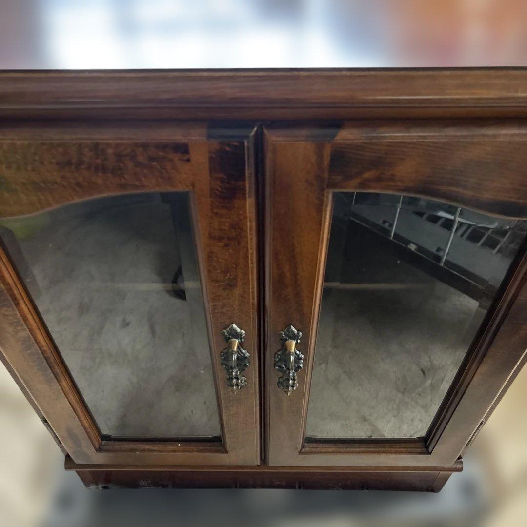 カリモク 2枚扉 キャビネットコロニアル 収納棚 食器棚