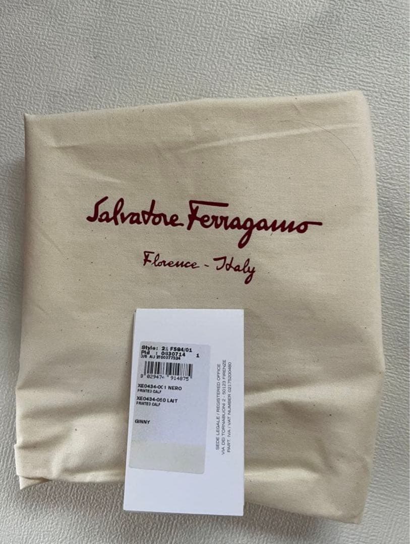 サルヴァトーレ フェラガモ ブラック ホワイト ショルダー リボン チェーン