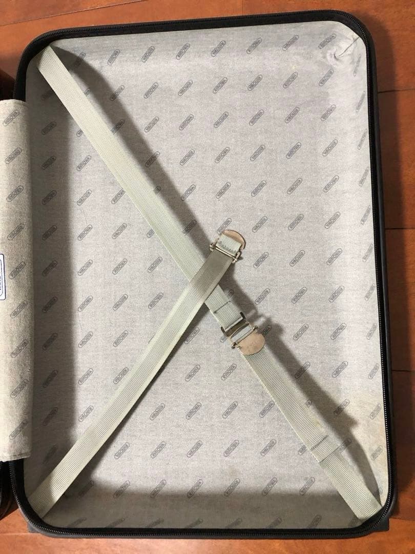 ※難あり【USED】リモワ　機内持込　二輪スーツケース　ブラック