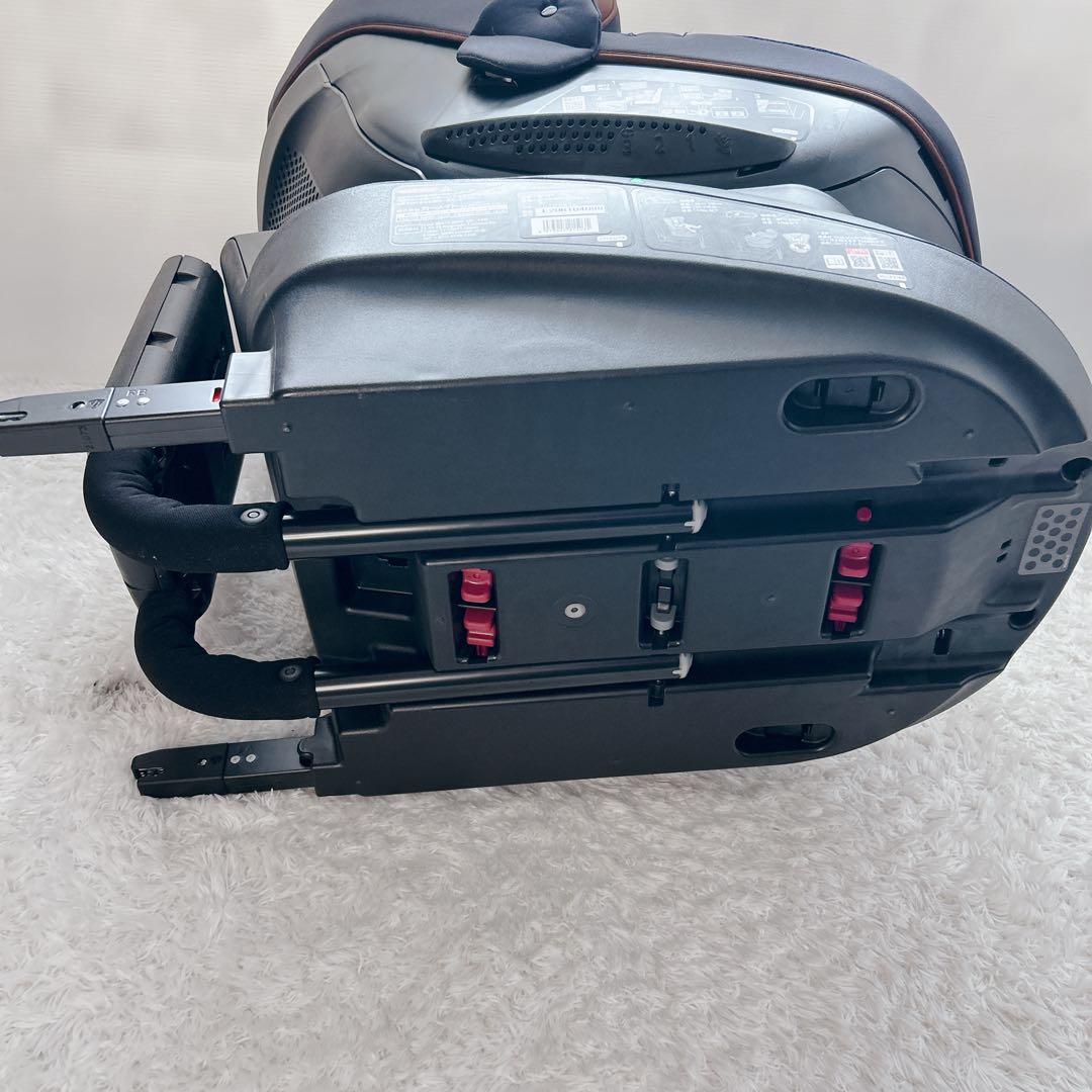 エールべべ クルットR ウィ リュクスネイビー チャイルドシート