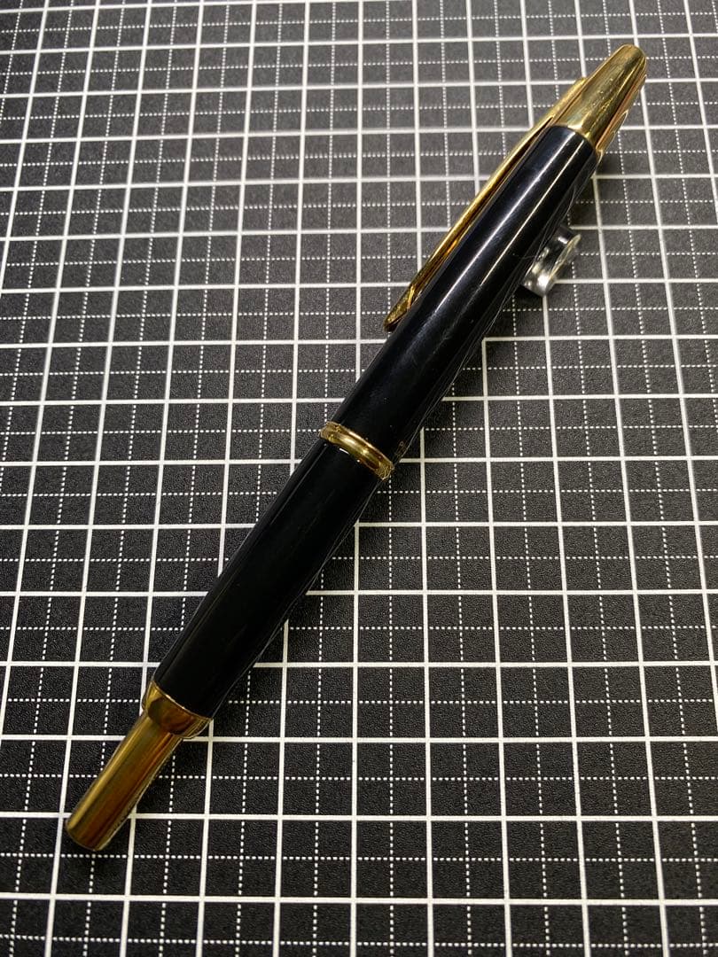 PILOT CAPLESS decimo BLACK 万年筆　字幅F