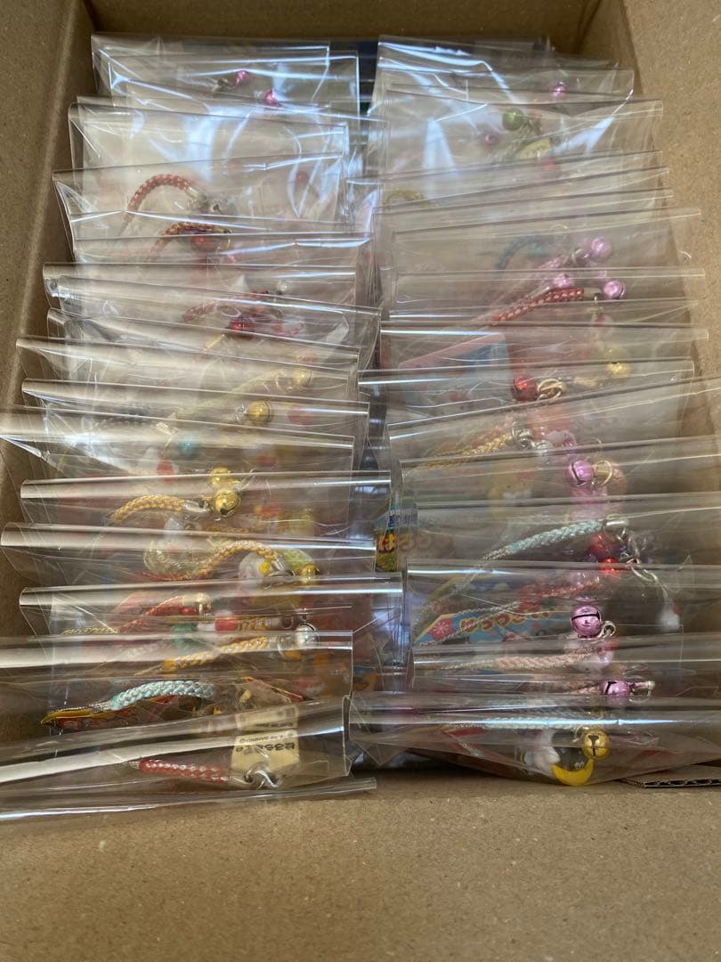 ご当地キティ　64個セット売り　根付け　キーホルダー　ハローキティ