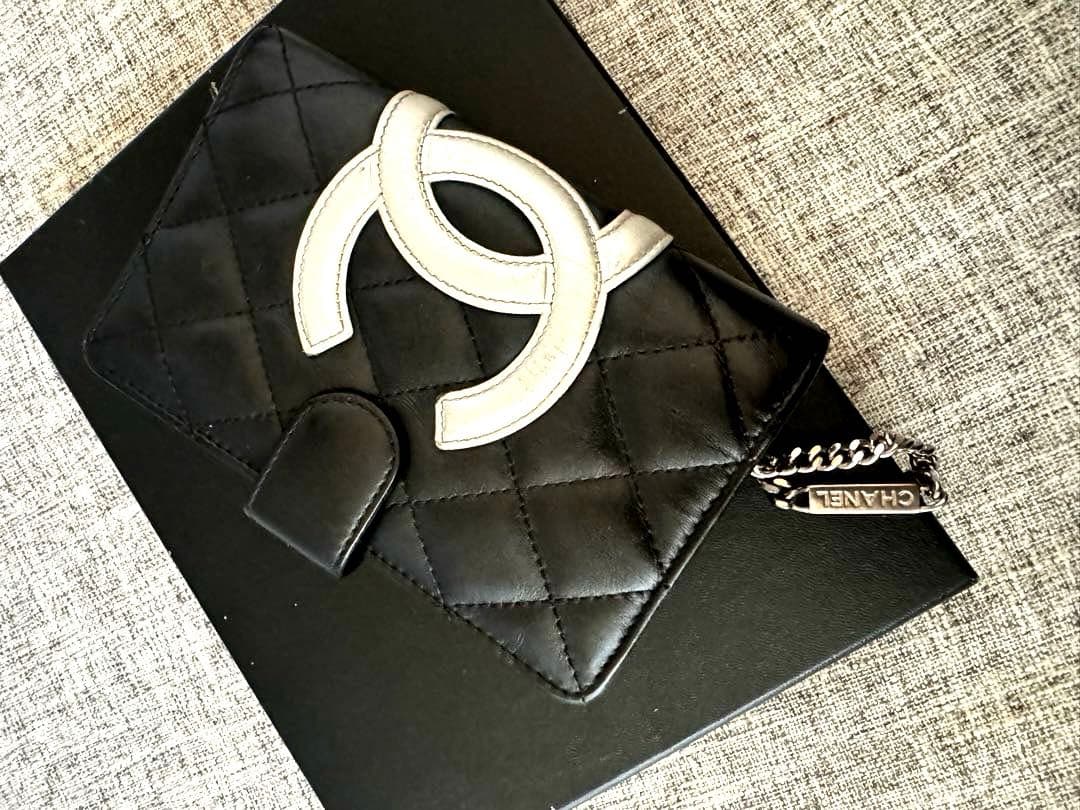 美品♪ CHANELシャネル 限定品カンボン　二つ折り財布　シリアルシール付き！