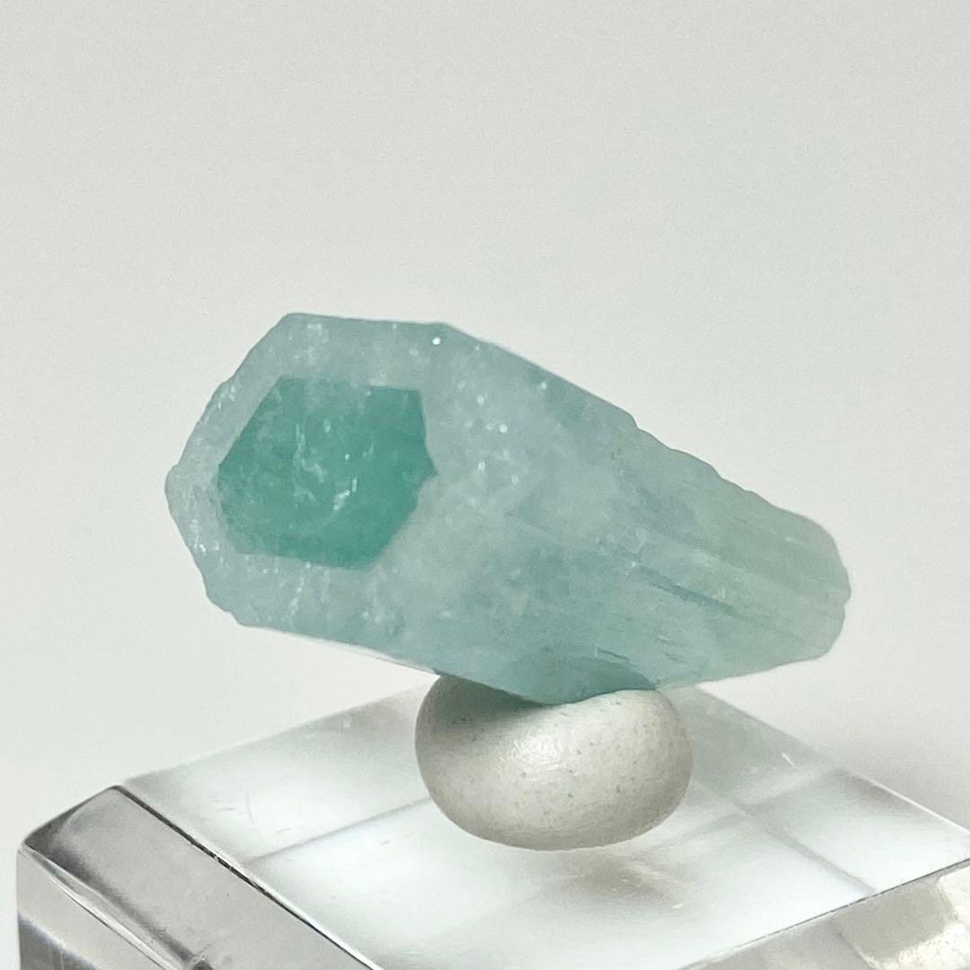 ベリル　アクアマリン　緑柱石　鉱物標本　原石　天然石　ストーン　エメラルドコア