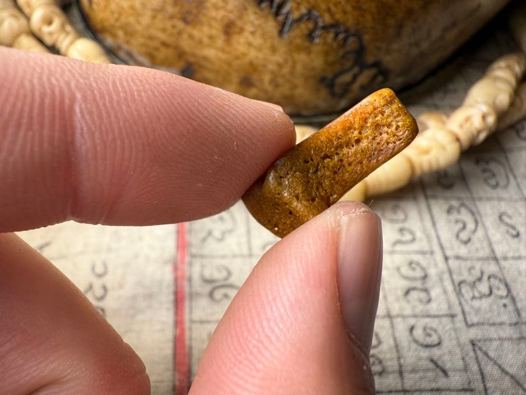 チベットアンティーク　カパーラ　骨片　呪物