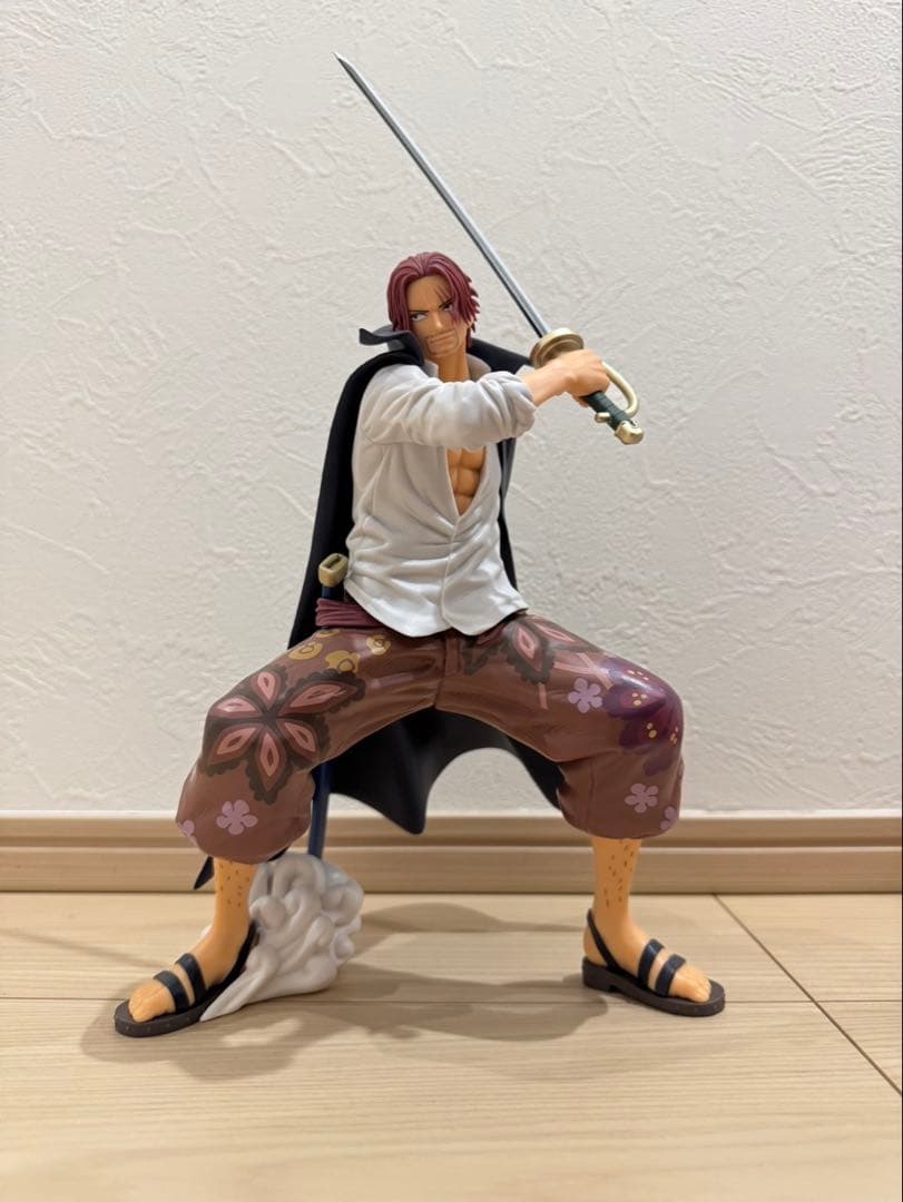 ONEPIECEフィギュア ルフィ エース ゾロ ナミ ロビン シャンク サボ