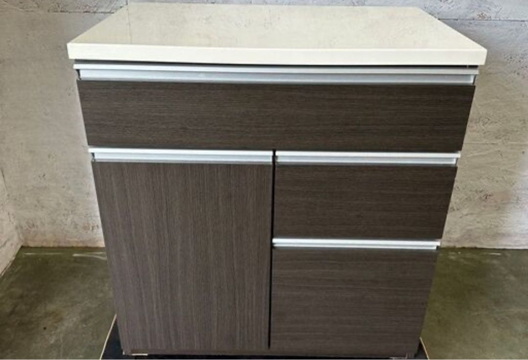 木製ダークブラウンキャビネット　ニトリ