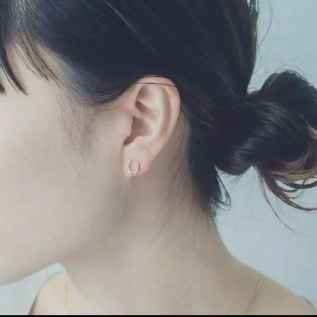 人気　ete ホースシューゴールドピアス　ダイヤモンド　両耳　馬蹄