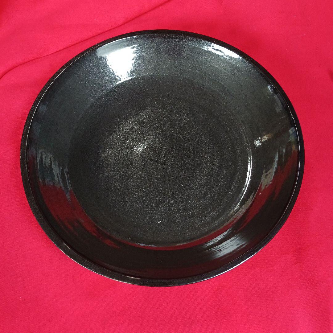 由の黒い大皿　陶器　約28cm