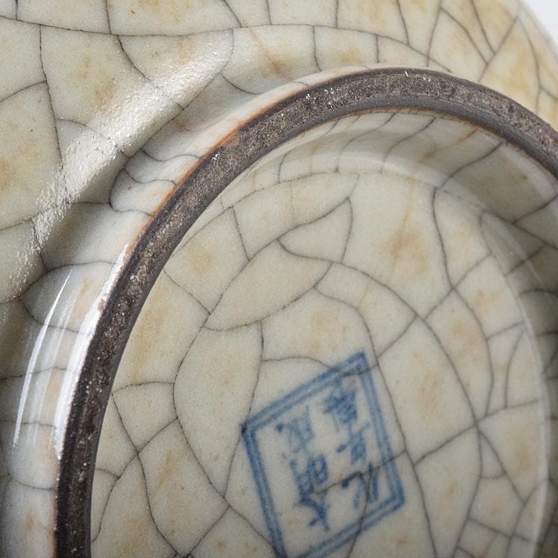 中国　大明成化年製　哥窯　白磁　金糸鉄線　氷裂文　双耳香炉　M　7991E