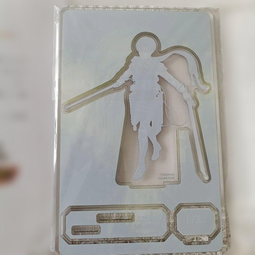 進撃の巨人　ブレイブオーダー　リヴァイ　アクリルスタンド