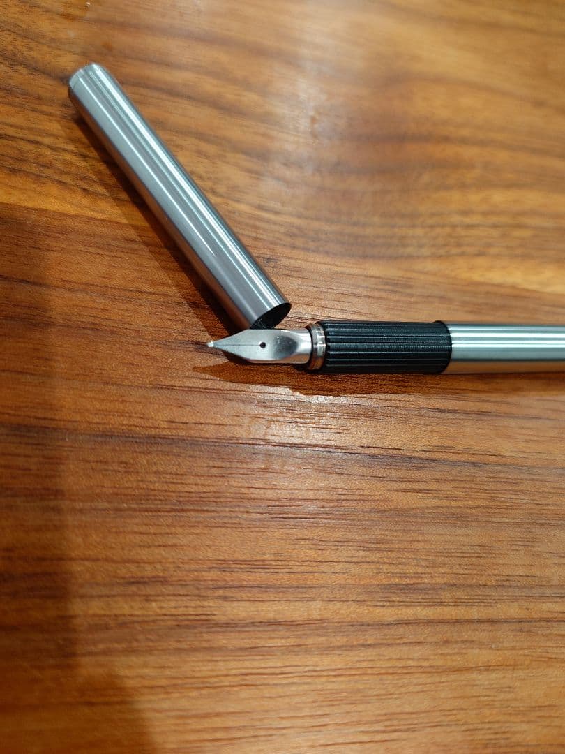 めるる　アウロラ　アスティル　NY近代美術館永久展示万年筆