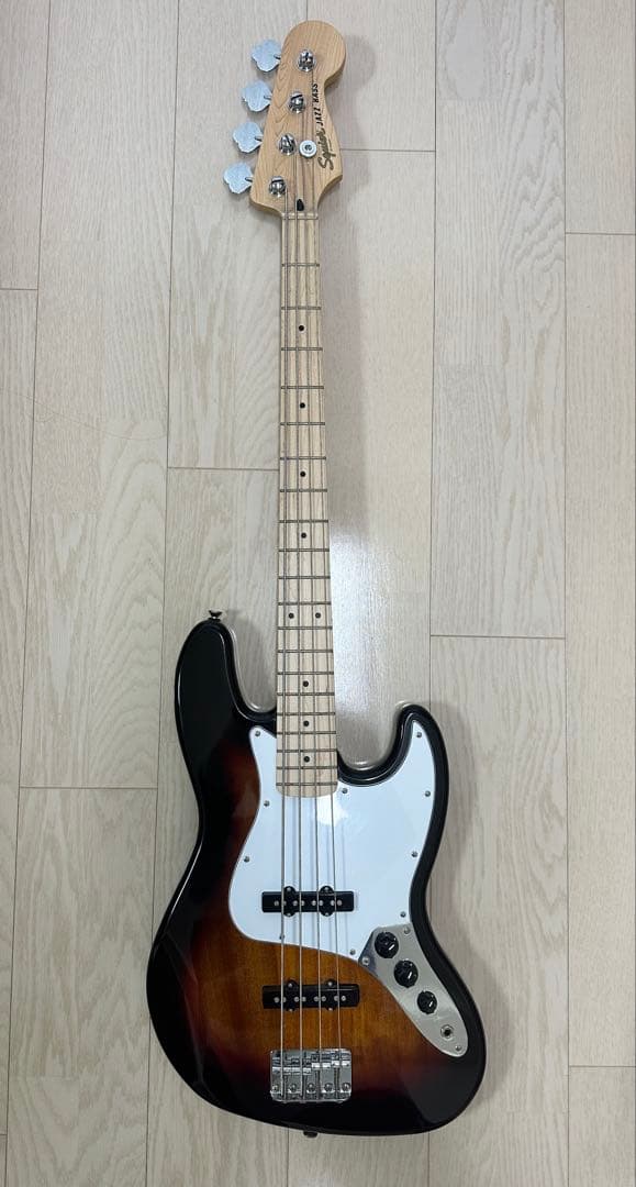 ベース Fender Squier Jazz Bass