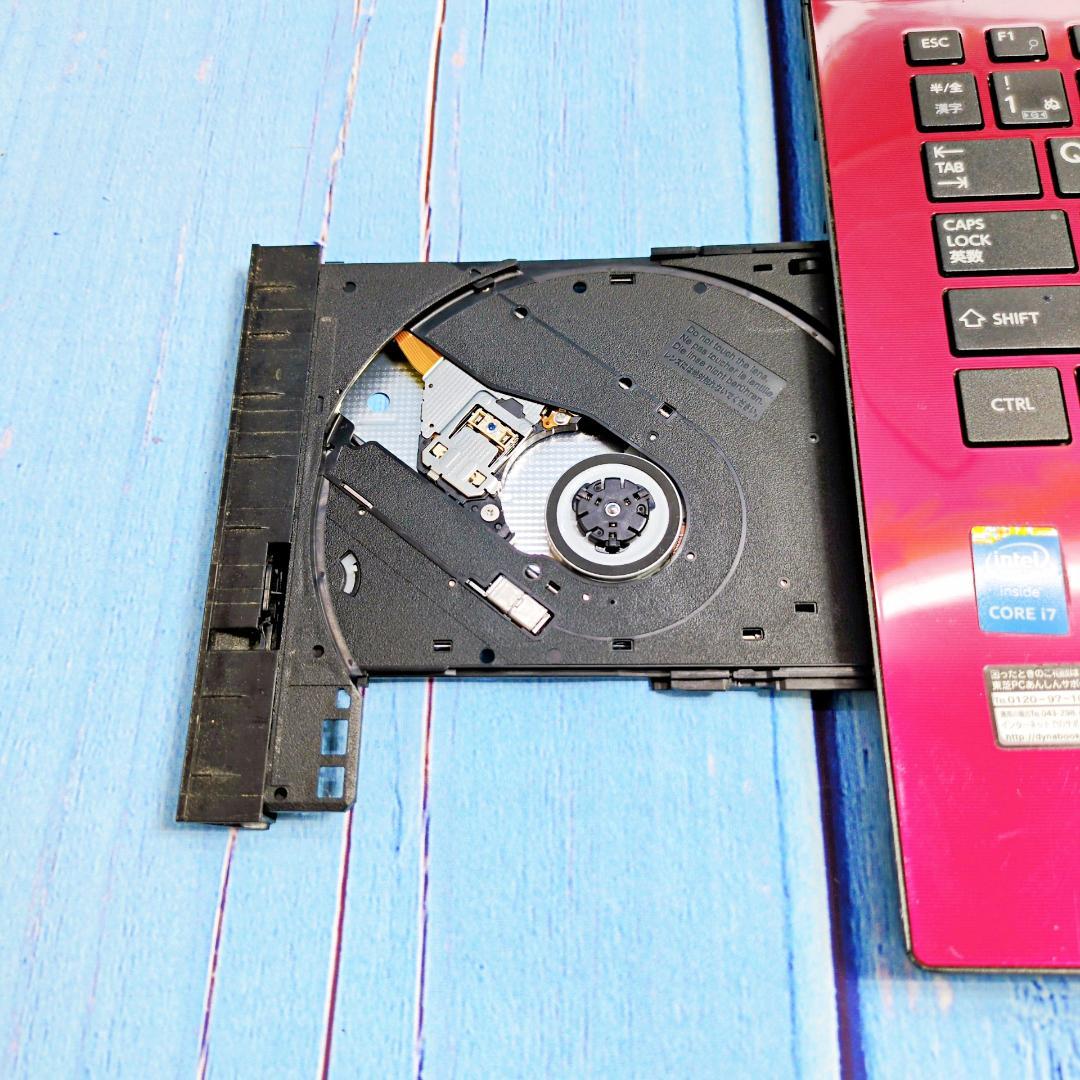 爆速SSD✨Windows11✨赤いノートパソコン 薄型dynabook カメラ