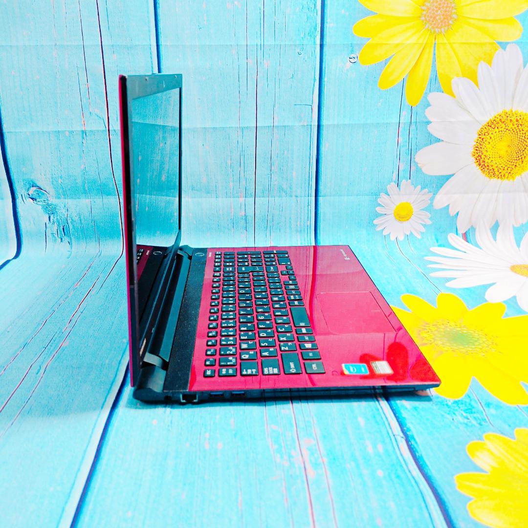 爆速SSD✨Windows11✨赤いノートパソコン 薄型dynabook カメラ