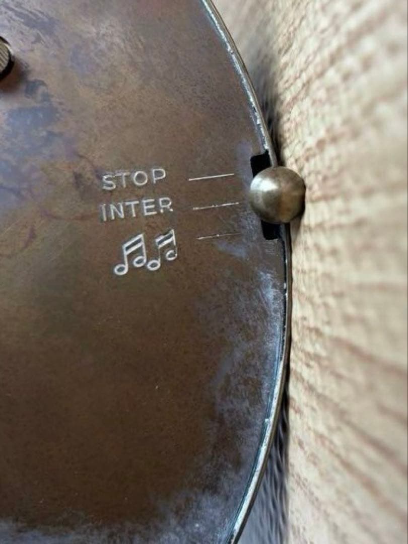 スイス・ルージュ社製アンティーク調オルゴール、シンギングバード