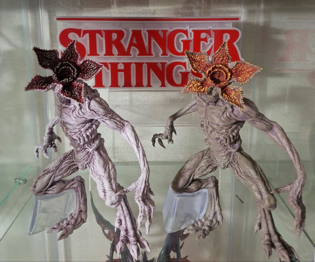 ストレンジャー・シングス　デモゴルゴン　ロゴフィギュア　セット
