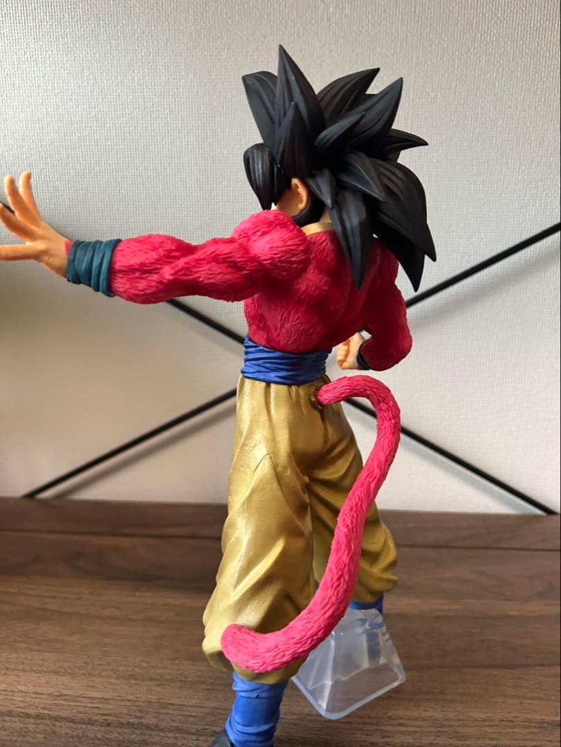 ドラゴンボール フィギュア 孫悟空GT超サイヤ人4 超サイヤ人3 黄金大猿