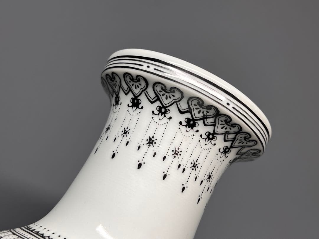 中国古美術　江西景徳鎮　花瓶　花立　インテリア　手描き　美品　陶芸　高さ25cm