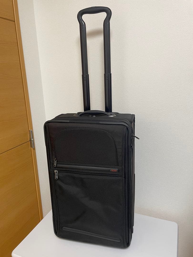 TUMI ブラック キャリーケース　22022D4