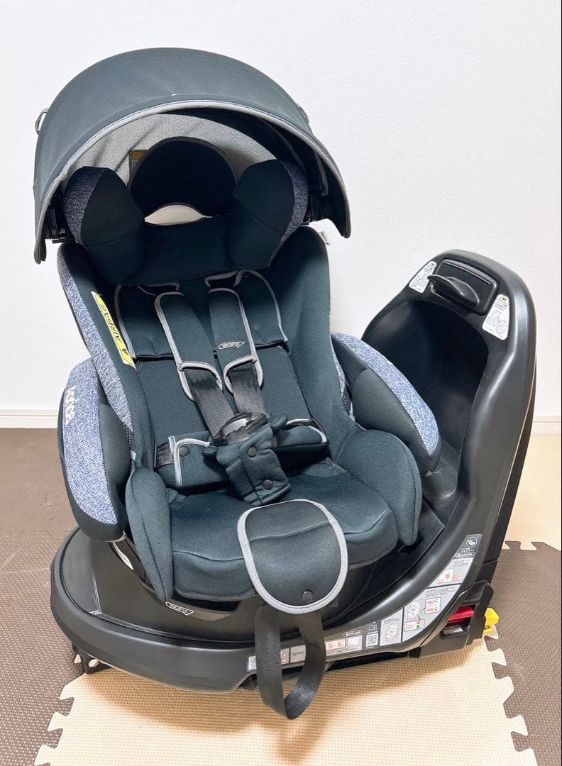美品✨️Aprica フラディア　グロウ　ISOFIX ブラック　チャイルドシート
