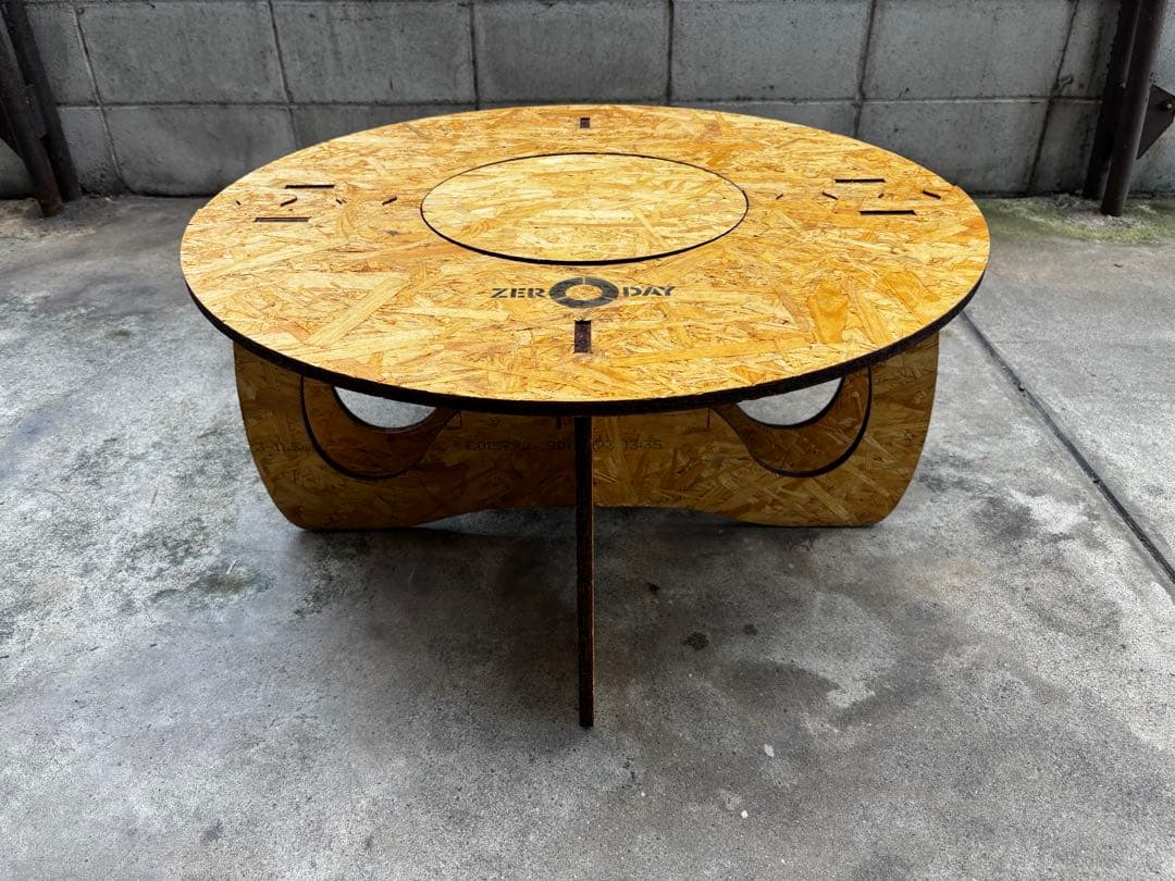 ZERO DAY ゼロデイ　Donuts Table ドーナツテーブル