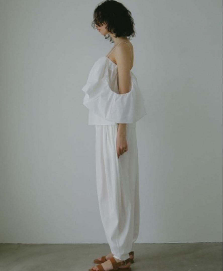 ETRE TOKYO エトレトウキョウ ウエストギャザーバルーンカットパンツ