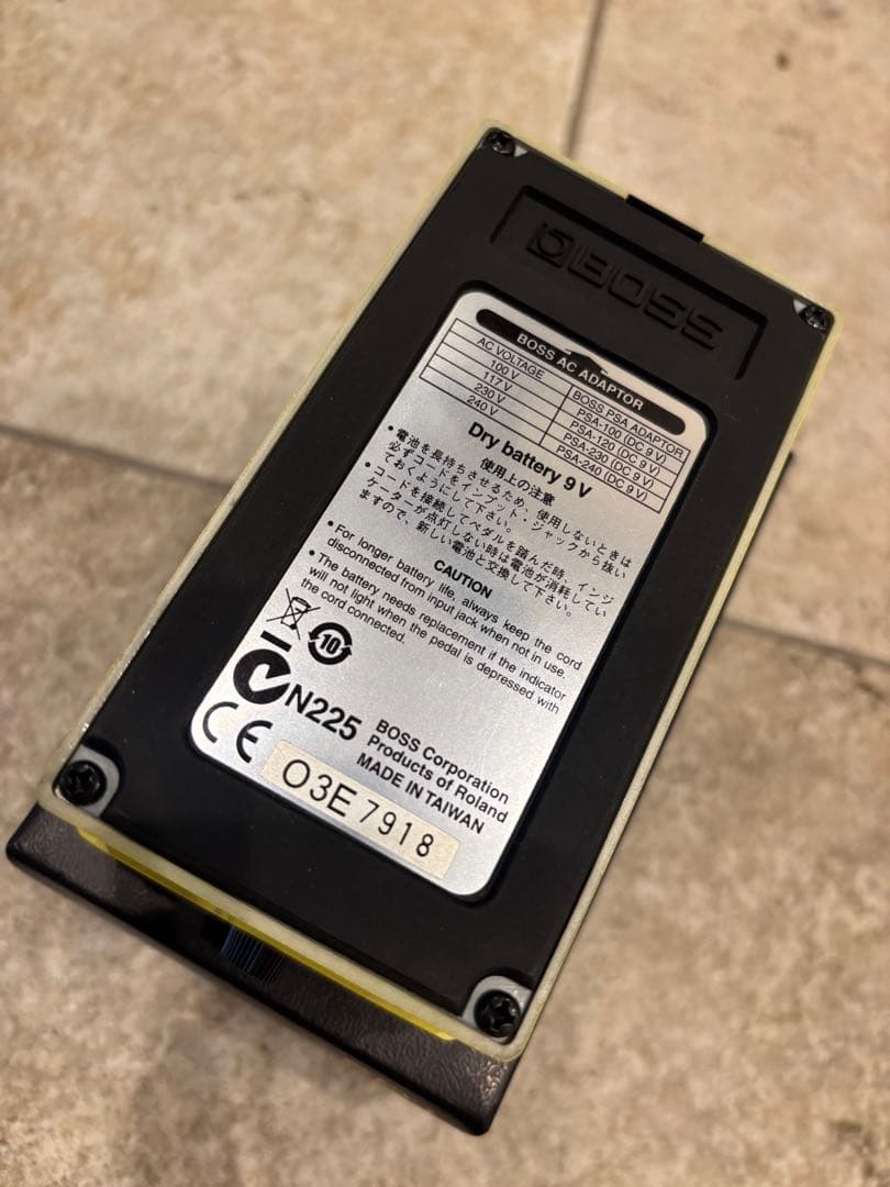 未使用に近い BOSS SD-1 スーパーオーバードライブ ギターエフェクター