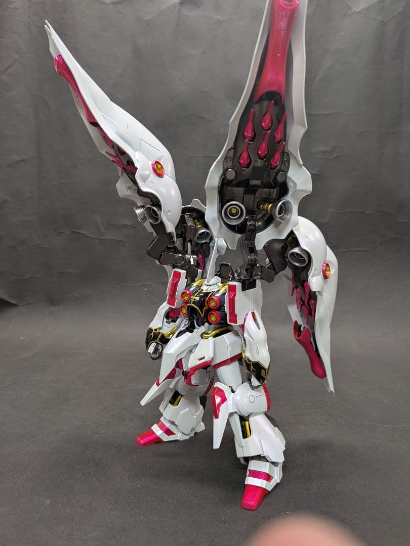 HGハマーン・カーン専用クシャトリヤ（キュベレイカラー）全塗装完成品