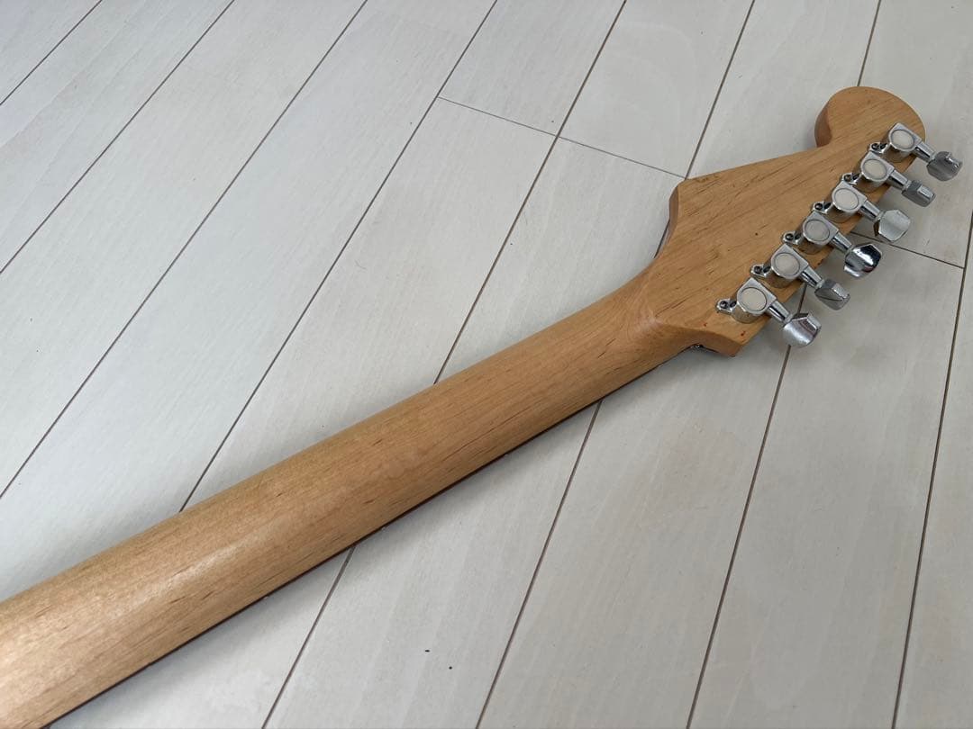 ハードレリック加工ストラトキャスター エレキギター メーカー不明ケース付