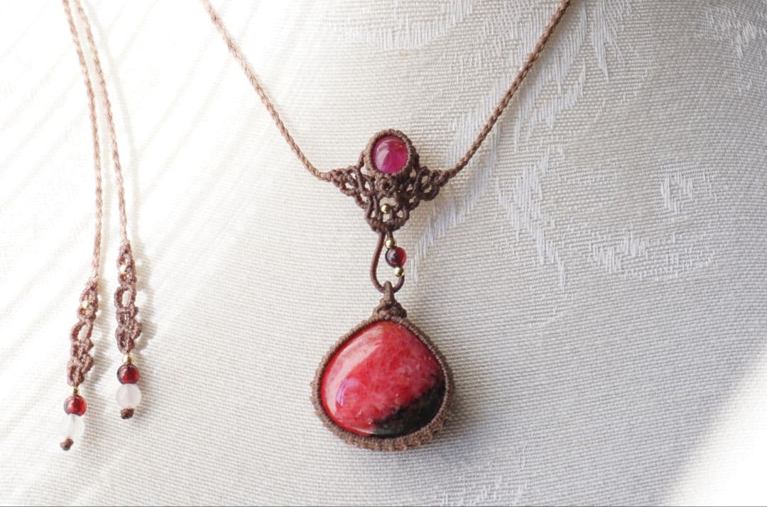 アンゴラ産ロードナイト　ピンクトルマリン　マクラメ　ネックレス