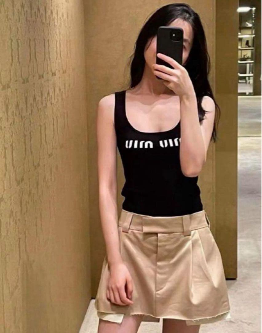 miu miu ブラック タンクトップ　最終値下げ