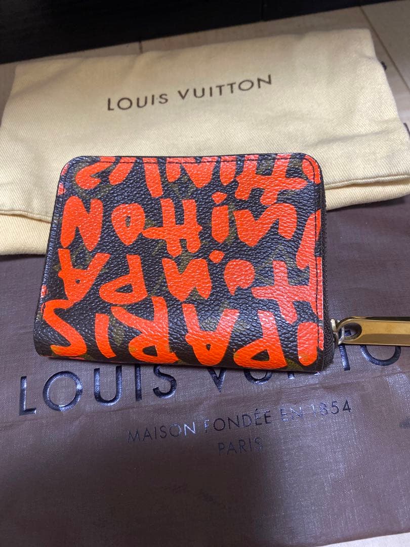 LOUIS VUITTON グラフィティケース