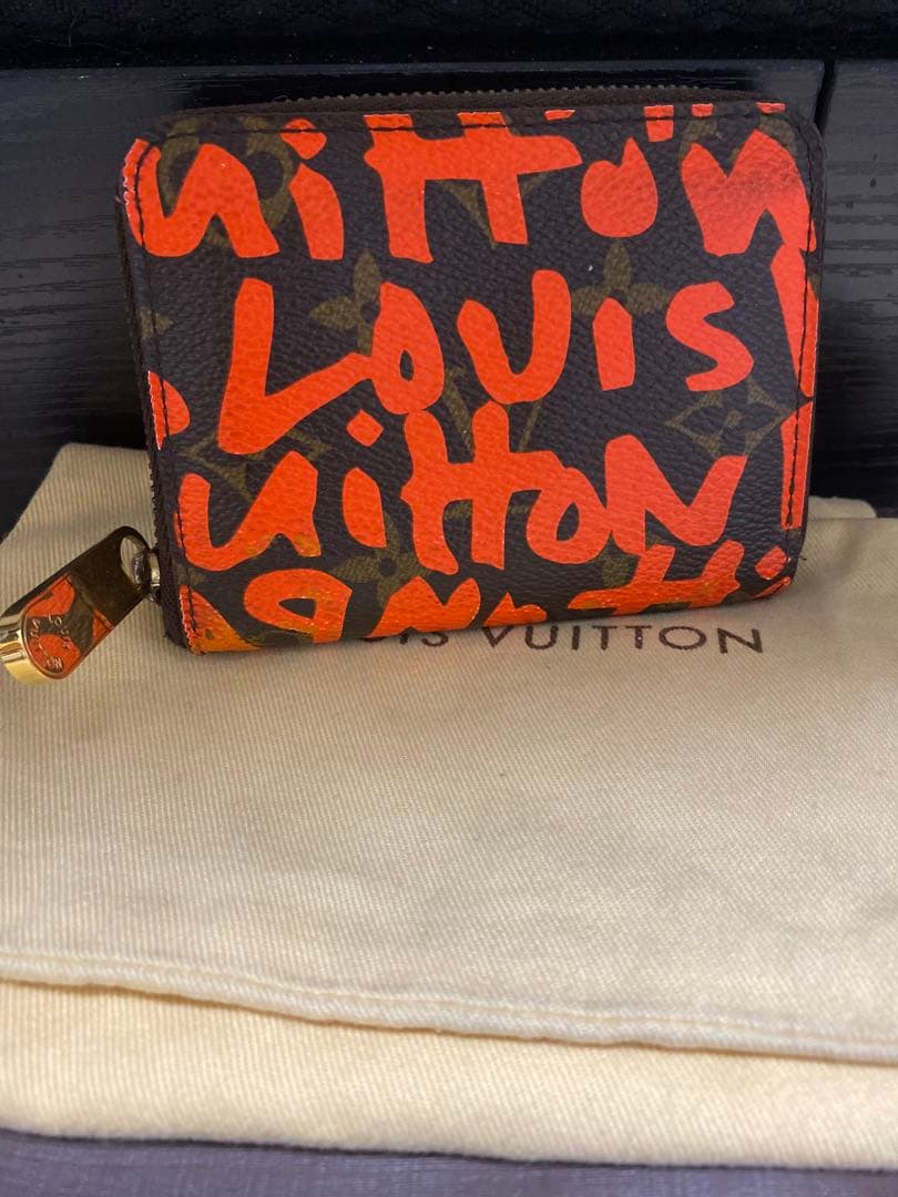 LOUIS VUITTON グラフィティケース